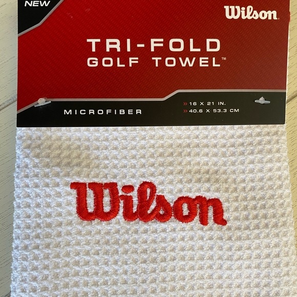NEW Wilson Microfiber Tri Fold Golf Towel 16x21 - Picture 2 of 4